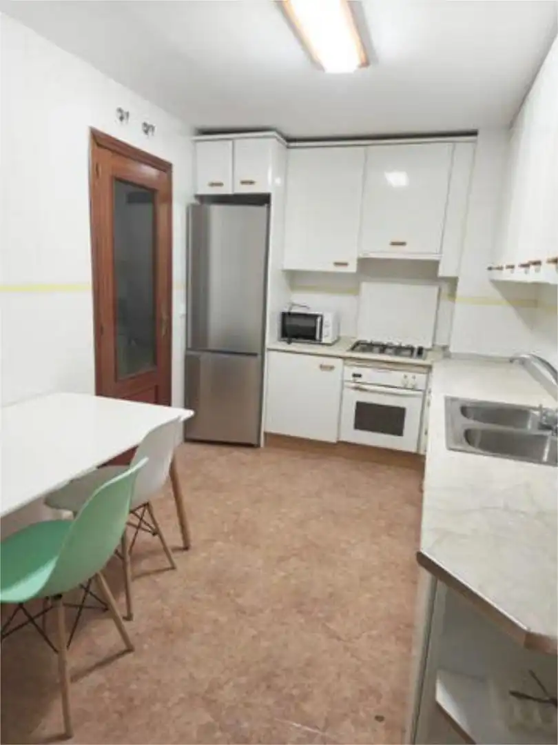Piso de alquiler en Plaza de Toros Cocina de Piso de alquiler en Ciudad Real con Calefacción, Terraza y Amueblado