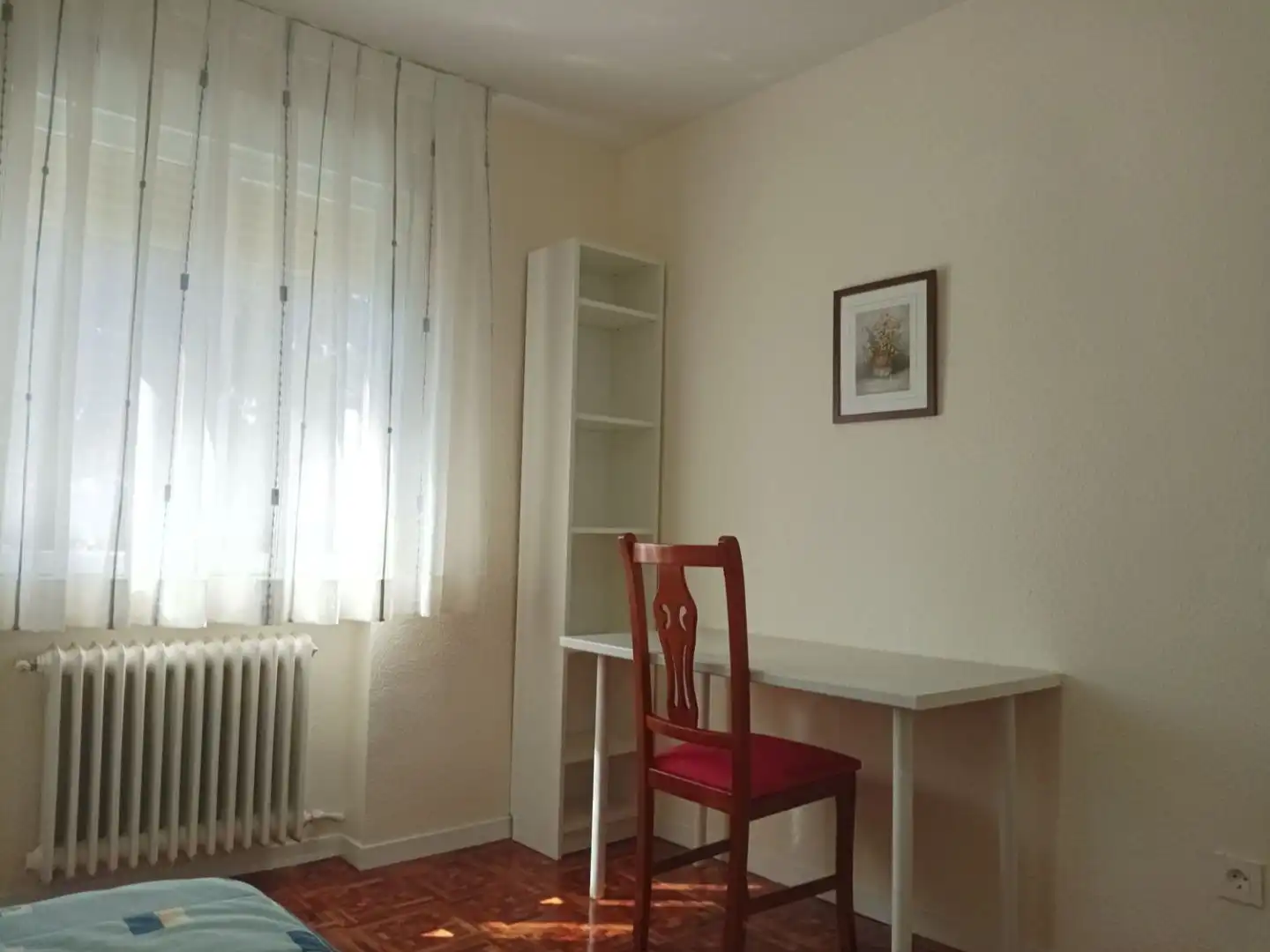 Bedroom of Flat for share in Madrid  with Heating, Parquet flooring and Terrace