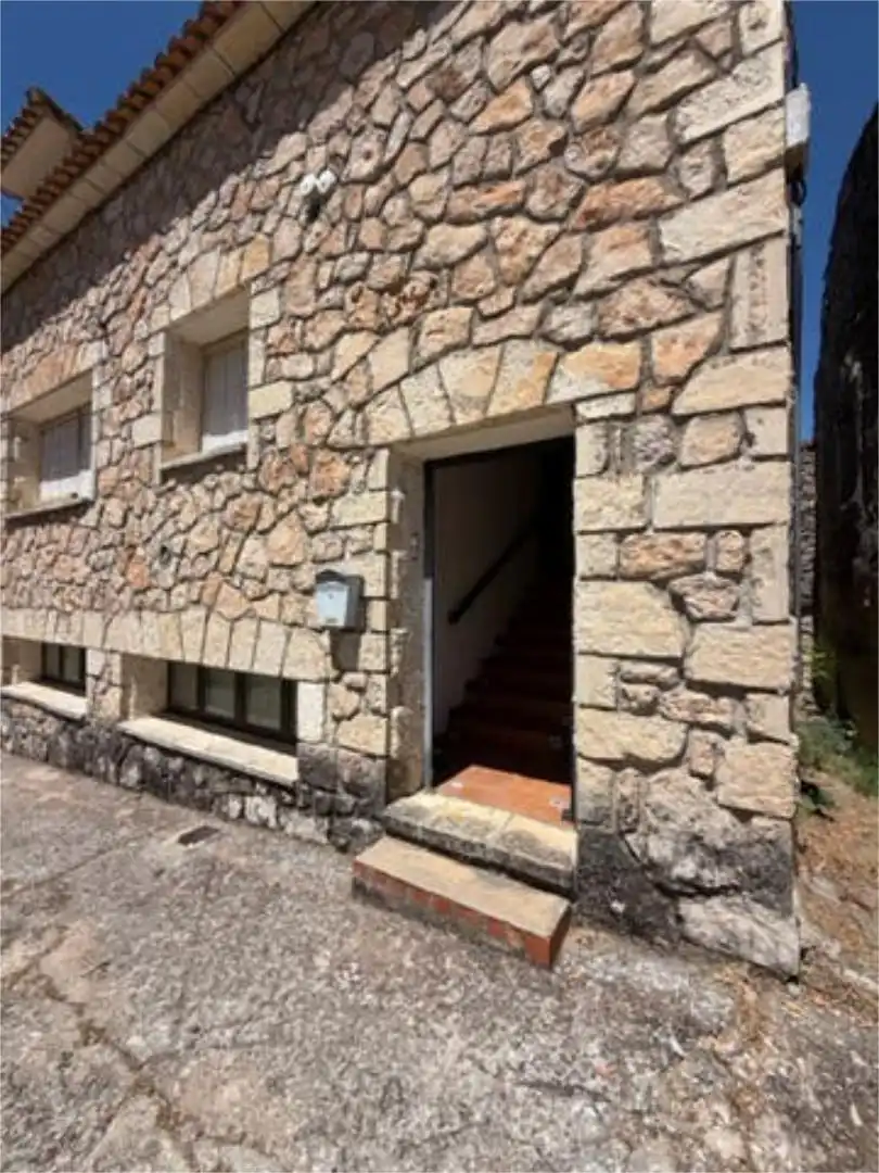 Casa o xalet en venda a Ocentejo Vista exterior de Casa o xalet en venda en Ocentejo amb Jardí privat i Moblat