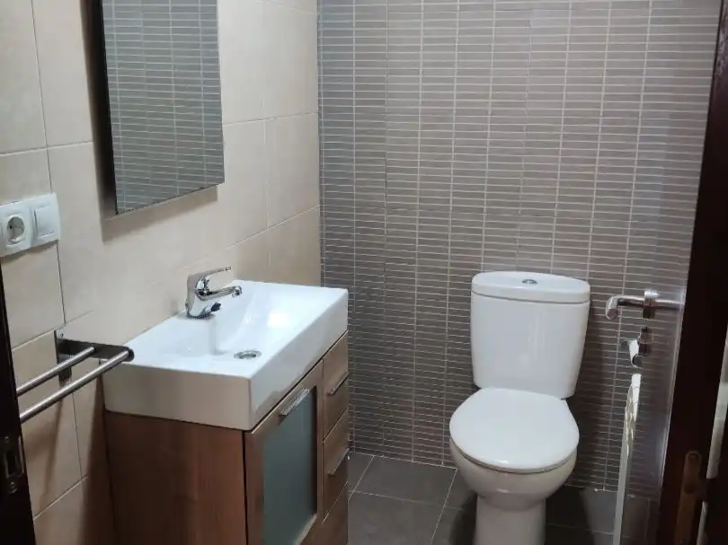 Flat for rent in Rúa O Picho, 3, Elviña - A Zapateira Bathroom of Flat for rent in A Coruña Capital with Heating, Parquet flooring and Storage room