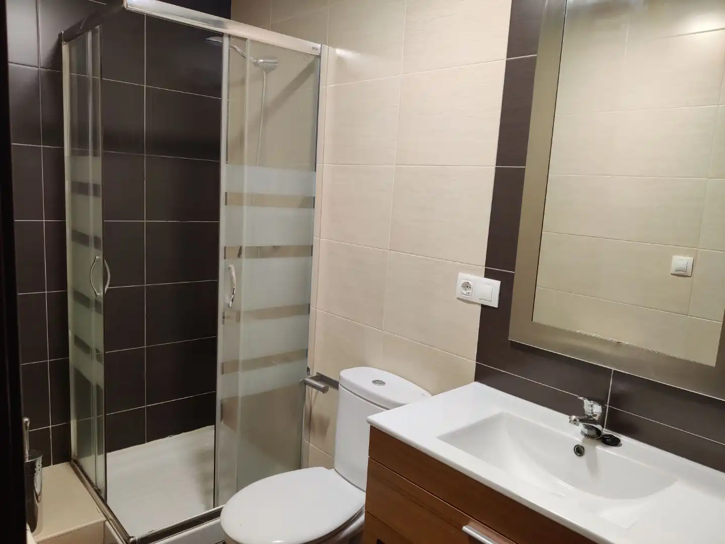 Flat for rent in Rúa O Picho, 3, Elviña - A Zapateira Bathroom of Flat for rent in A Coruña Capital with Heating, Parquet flooring and Storage room