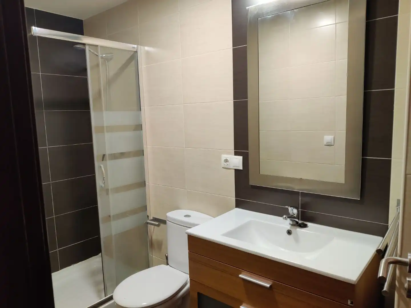 Flat for rent in Rúa O Picho, 3, Elviña - A Zapateira Bathroom of Flat for rent in A Coruña Capital with Heating, Parquet flooring and Storage room