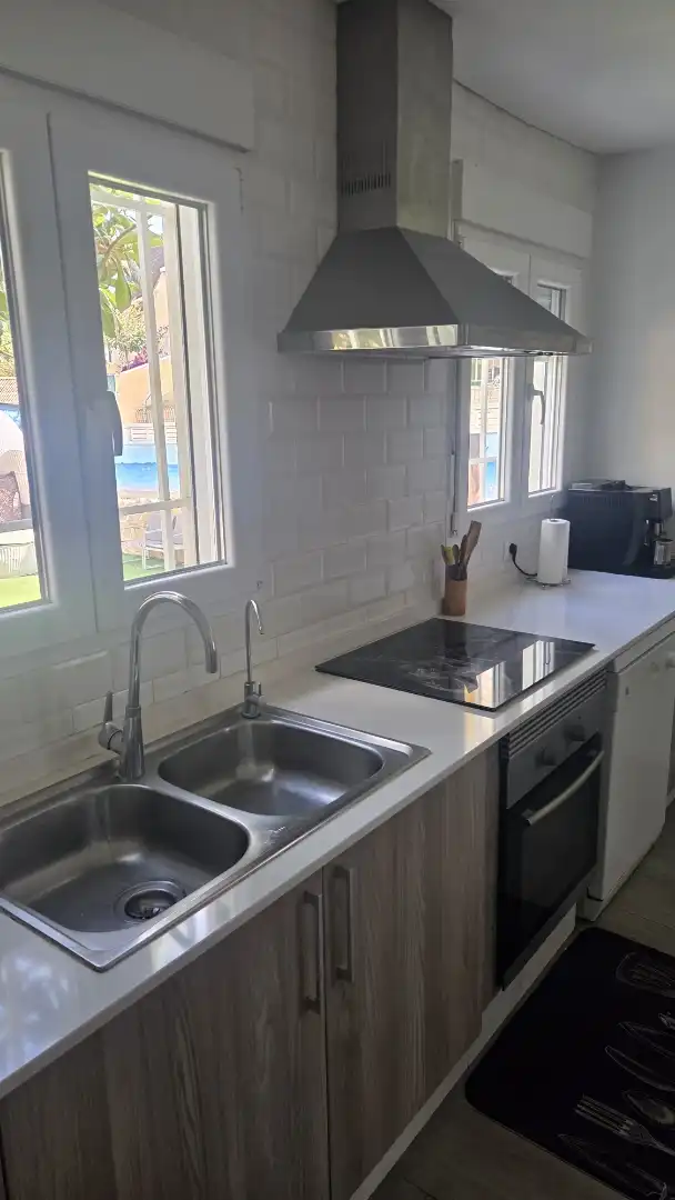 Cuina de Casa o xalet de lloguer en Paterna amb Aire condicionat, Calefacció i Jardí privat