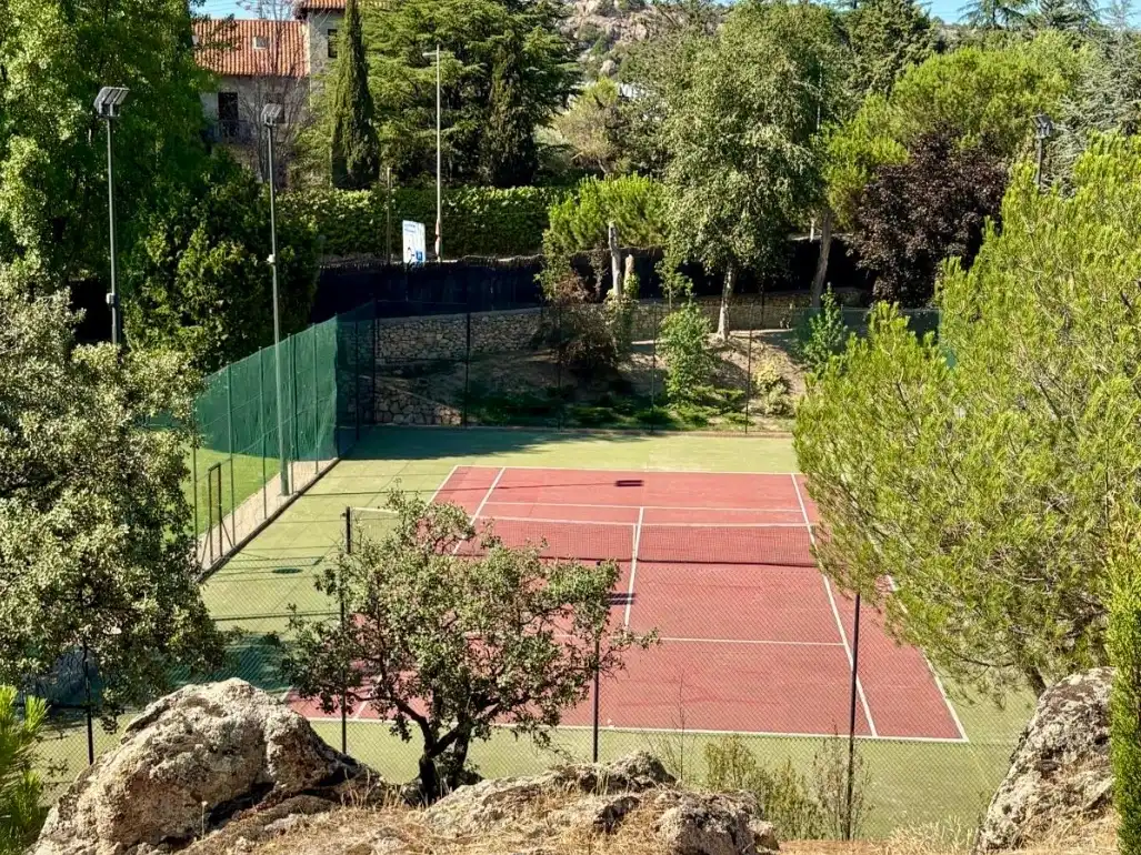 Houses for rent in Paseo de Emilia Alarcos, 1, Las Marías Garden of Houses for rent in Torrelodones with Heating, Private garden and Parquet flooring
