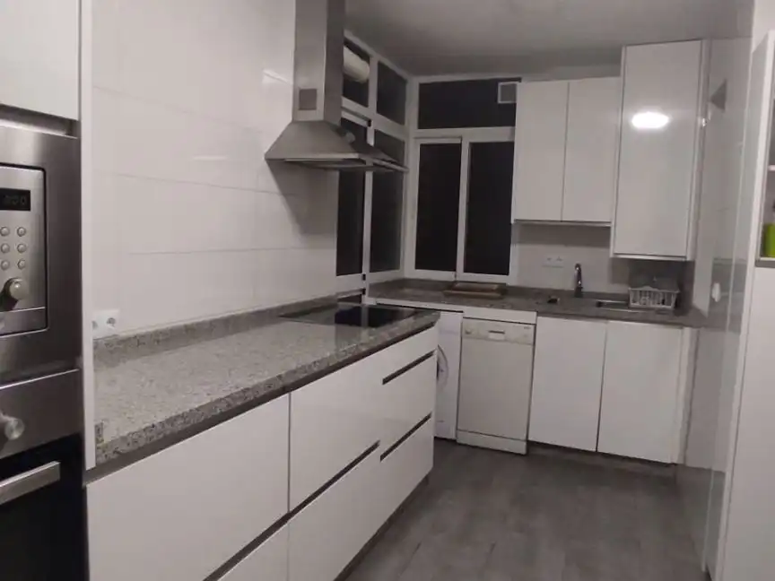 Piso de alquiler en Calle la Hoz, 6, Parque Ayala - Jardín de la Abadía - Huelín Piso de alquiler en Calle la Hoz, 6, Parque Ayala - Jardín de la Abadía - Huelín
