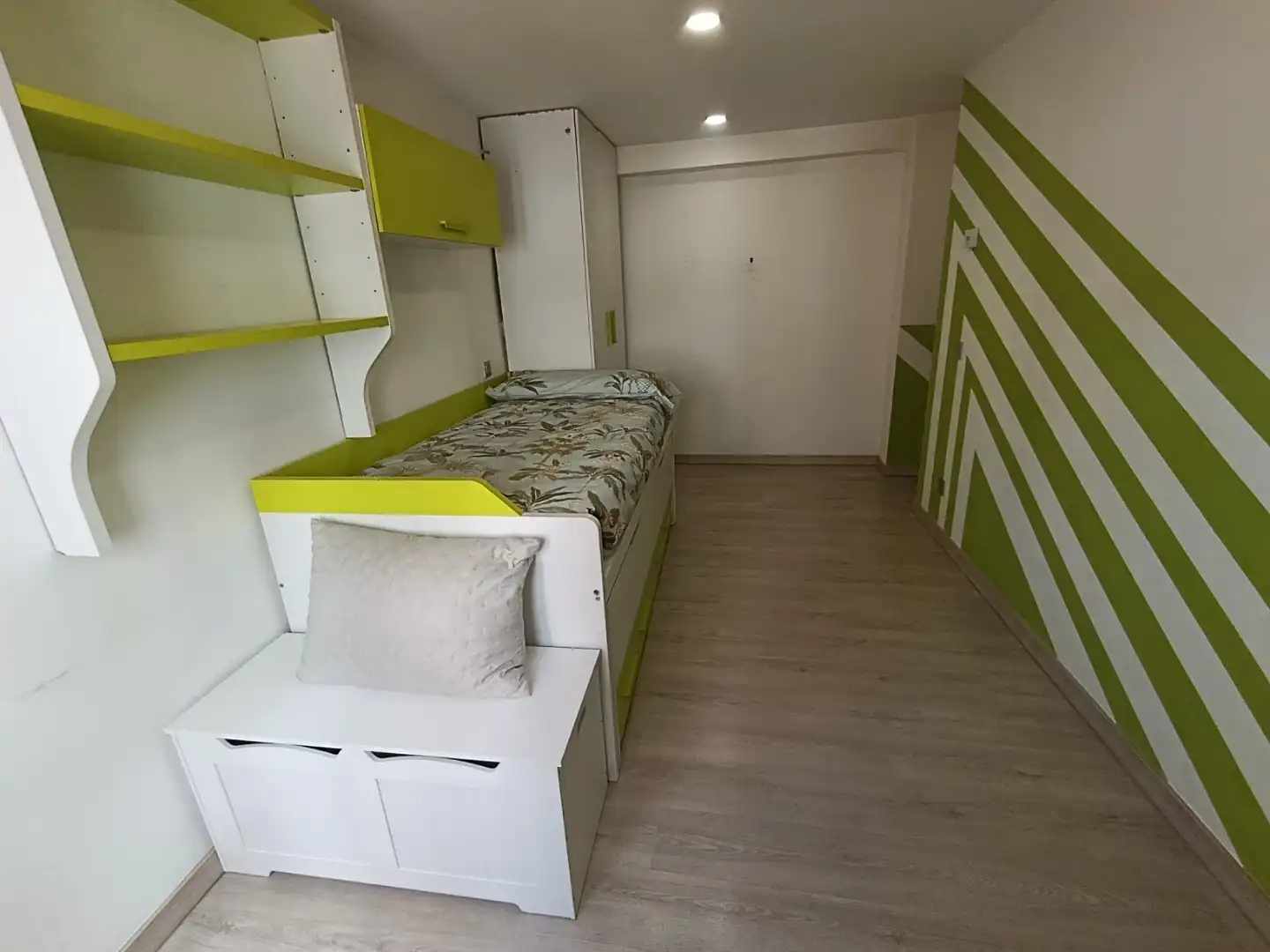 Flat for sale in Avenida de la Constitución Española, 3, Gamonal - San Bruno - G9 Bedroom of Flat for sale in Burgos with Heating, Furnished and Oven