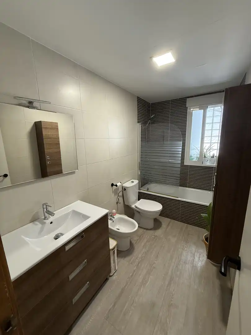 Badezimmer von Wohnung zum Verkauf in Pulianas mit Klimaanlage