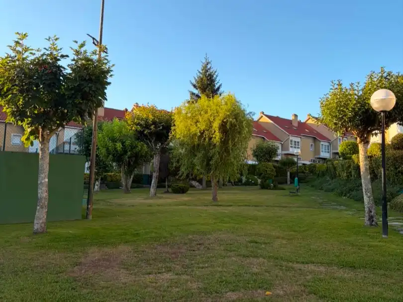 Dúplex de alquiler en Estrada Estación, 56, Cambre Vista exterior de Dúplex de alquiler en Cambre con Calefacción, Parquet y Piscina