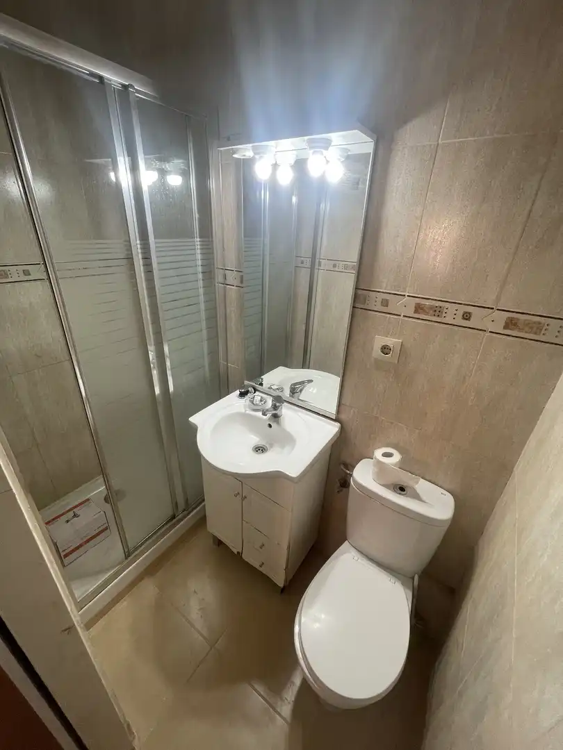 Baño de Piso en venta en Torrijos con Aire acondicionado, Calefacción y Terraza