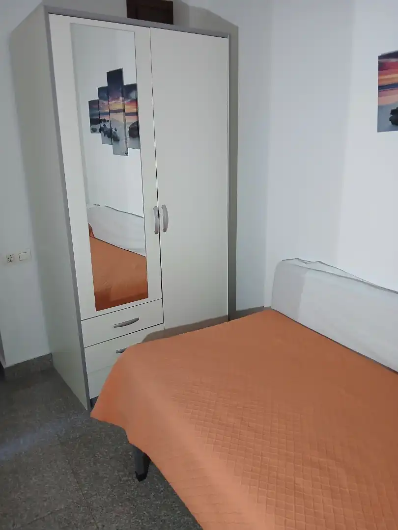 Pis de lloguer a Calle Palacios, 9, San Matías - Realejo Dormitori de Pis de lloguer en Granada amb Aire condicionat, Calefacció i Moblat