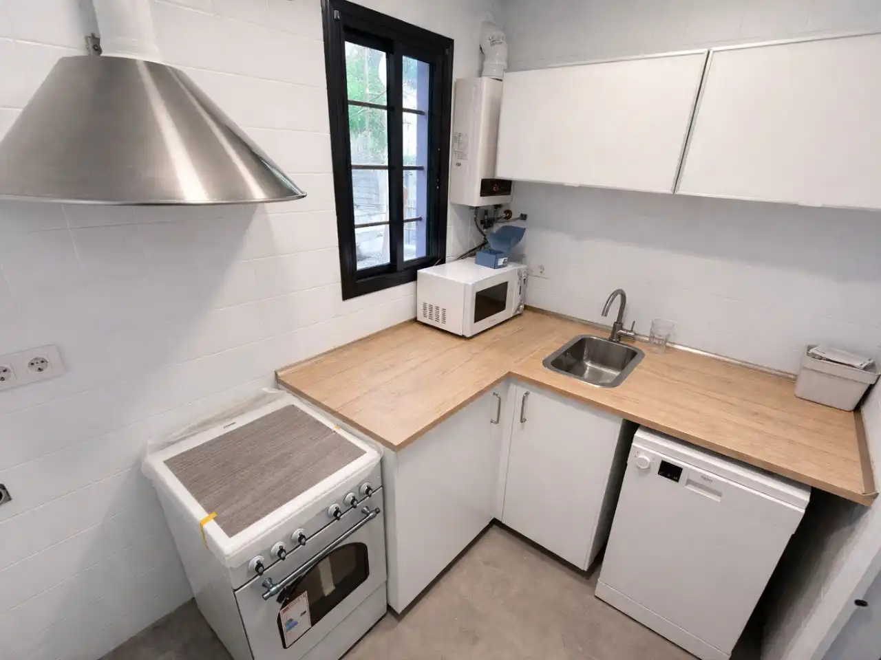 Apartamento de alquiler en Camí Gírgola, 25, Sarrià Cocina de Apartamento de alquiler en Barcelona con Calefacción, Parquet y Terraza