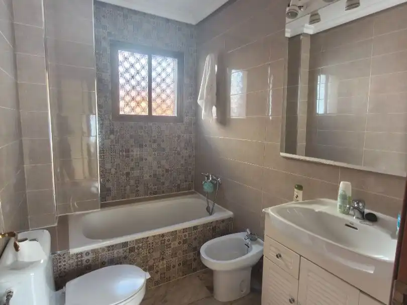 Flat for sale in Calle San Joaquín, 2, Centro ciudad Bathroom of Flat for sale in Linares with Air Conditioner, Heating and Terrace