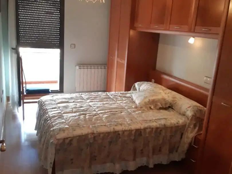 Dormitori de Pis de lloguer en Benavente amb Calefacció, Moblat i Balcó