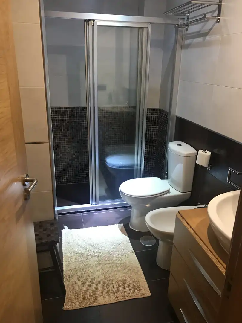 Flat for rent in Rúa Montes, A Parda Bathroom of Flat for rent in Pontevedra Capital with Heating, Parquet flooring and Terrace