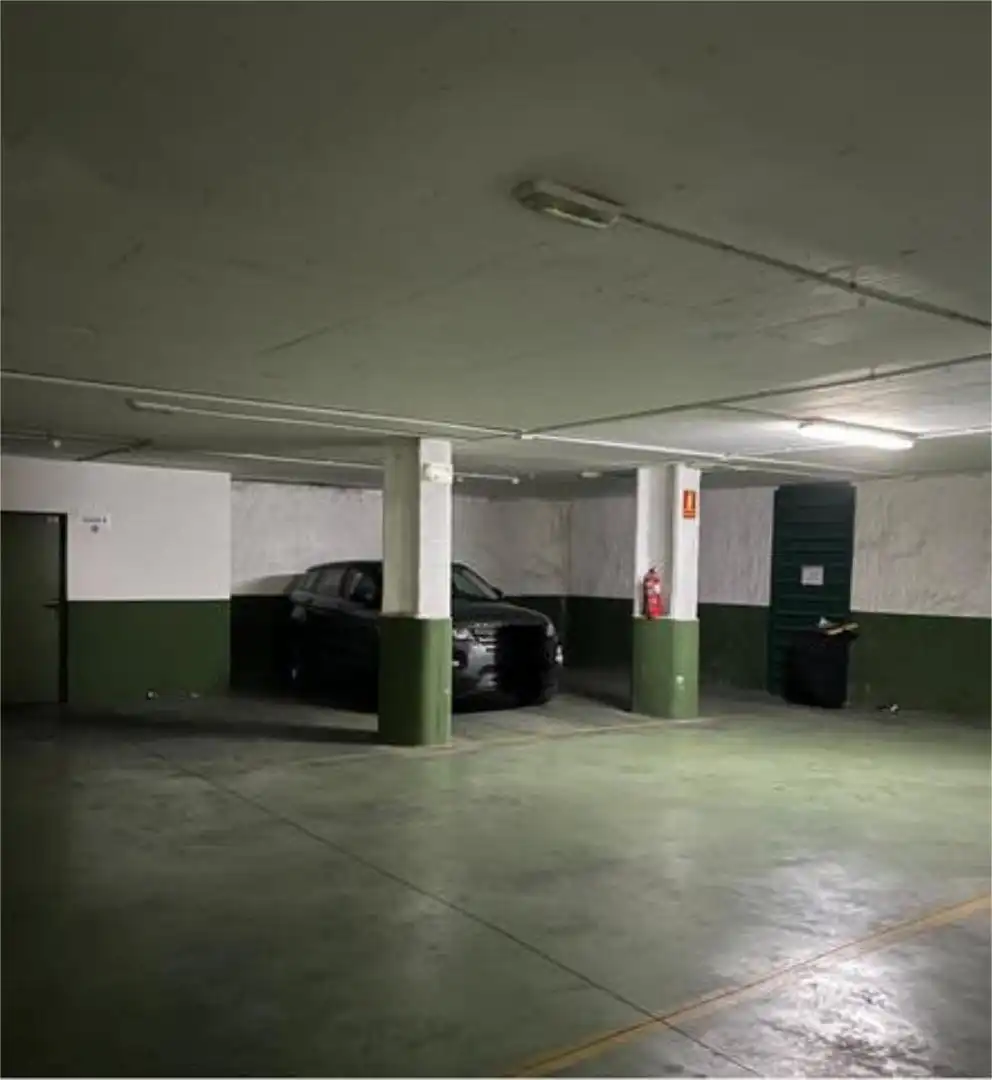 Parking of Garage for rent in Sevilla