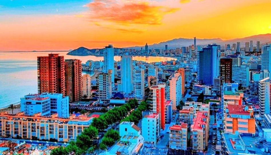 Piso de alquiler en Avenida Avenida del Mediterráneo, 17, Playa Levante, Benidorm - imagen 1 Foto 1 de Piso de alquiler en Avenida Avenida del Mediterráneo, 17, Playa Levante, Benidorm