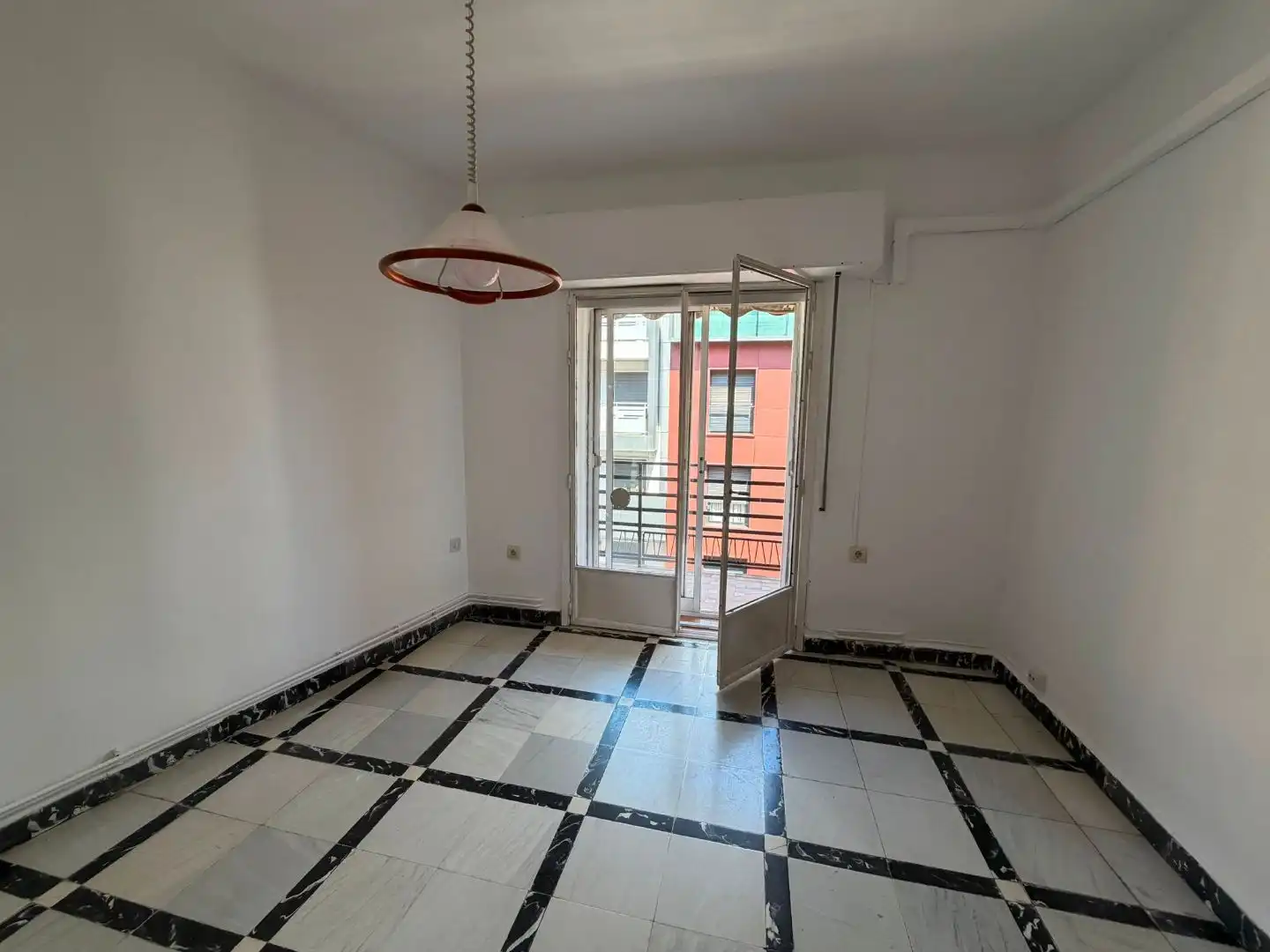 Flat for sale in Calle Obispo Hurtado, 13, Centro - Sagrario Balcony of Flat for sale in Granada Capital with Balcony