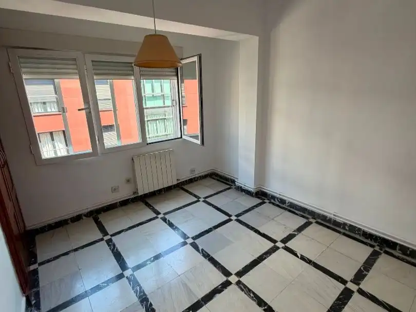 Flat for sale in Calle Obispo Hurtado, 13, Centro - Sagrario Bedroom of Flat for sale in Granada Capital with Balcony