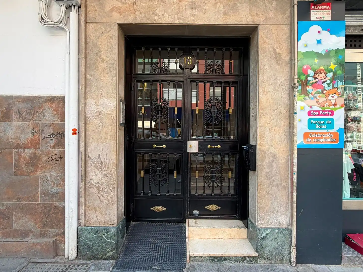 Flat for sale in Calle Obispo Hurtado, 13, Centro - Sagrario Exterior view of Flat for sale in Granada Capital with Balcony
