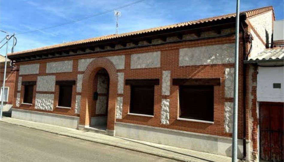 Casa adosada en venda a Matapozuelos, Valladolid - imatge 1 Foto 1 de Casa adosada en venda a Matapozuelos, Valladolid