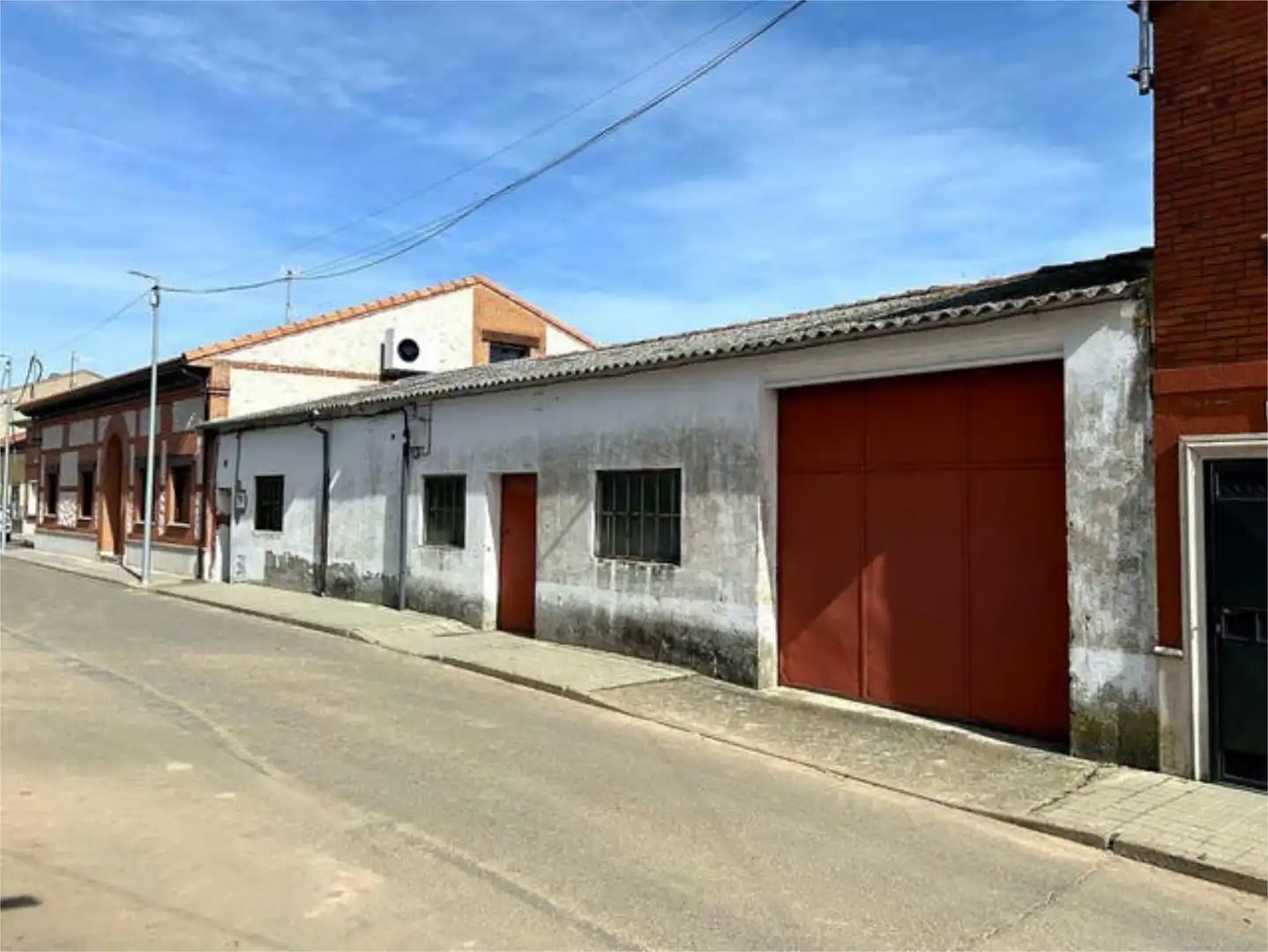 Casa adosada en venda a Matapozuelos Vista exterior de Casa adosada en venda en Matapozuelos