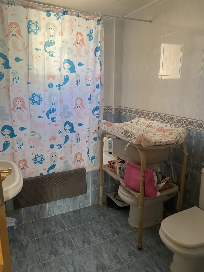 Einfamilien-Reihenhaus zum Verkauf in Calle del Sofre, 745, Valle del Sol Badezimmer von Einfamilien-Reihenhaus zum Verkauf in Mutxamel mit Klimaanlage, Heizung und Terrasse
