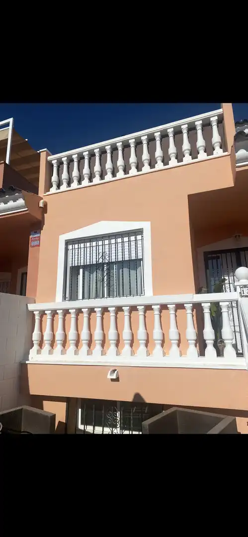 Einfamilien-Reihenhaus zum Verkauf in Calle del Sofre, 745, Valle del Sol Terrasse von Einfamilien-Reihenhaus zum Verkauf in Mutxamel mit Klimaanlage, Heizung und Terrasse