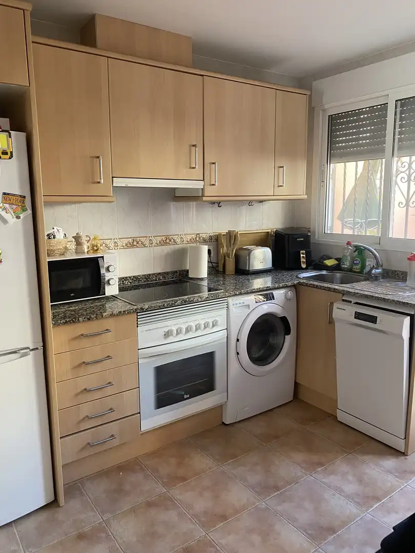 Einfamilien-Reihenhaus zum Verkauf in Calle del Sofre, 745, Valle del Sol Küche von Einfamilien-Reihenhaus zum Verkauf in Mutxamel mit Klimaanlage, Heizung und Terrasse