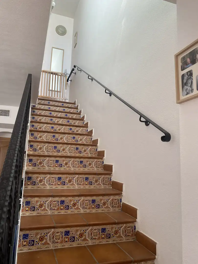 Einfamilien-Reihenhaus zum Verkauf in Calle del Sofre, 745, Valle del Sol Einfamilien-Reihenhaus zum Verkauf in Mutxamel mit Klimaanlage, Heizung und Terrasse
