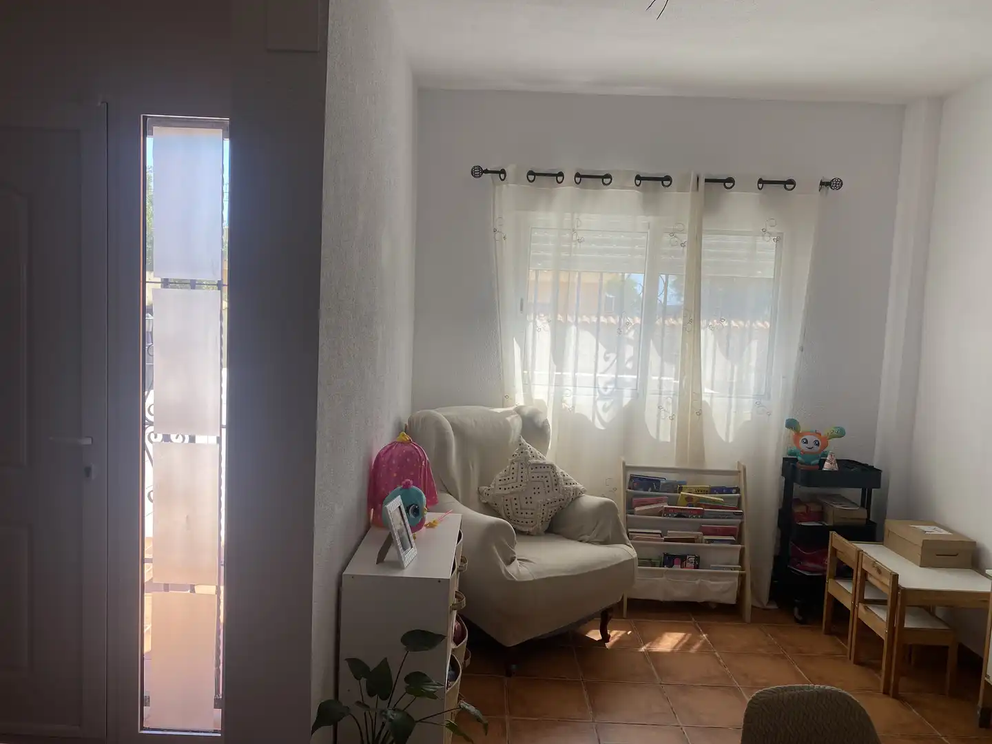 Einfamilien-Reihenhaus zum Verkauf in Calle del Sofre, 745, Valle del Sol Wohnzimmer von Einfamilien-Reihenhaus zum Verkauf in Mutxamel mit Klimaanlage, Heizung und Terrasse