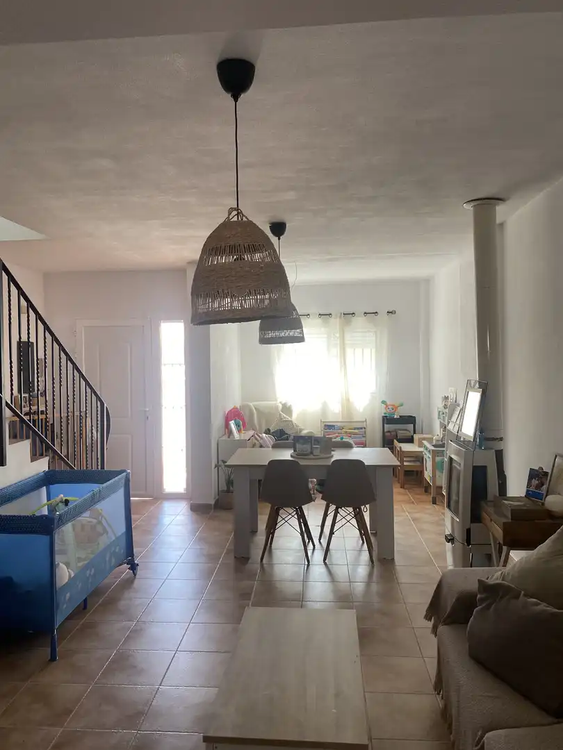 Einfamilien-Reihenhaus zum Verkauf in Calle del Sofre, 745, Valle del Sol Wohnzimmer von Einfamilien-Reihenhaus zum Verkauf in Mutxamel mit Klimaanlage, Heizung und Terrasse