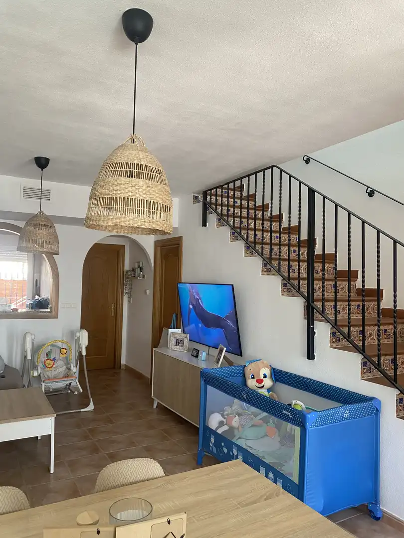 Einfamilien-Reihenhaus zum Verkauf in Calle del Sofre, 745, Valle del Sol Einfamilien-Reihenhaus zum Verkauf in Mutxamel mit Klimaanlage, Heizung und Terrasse