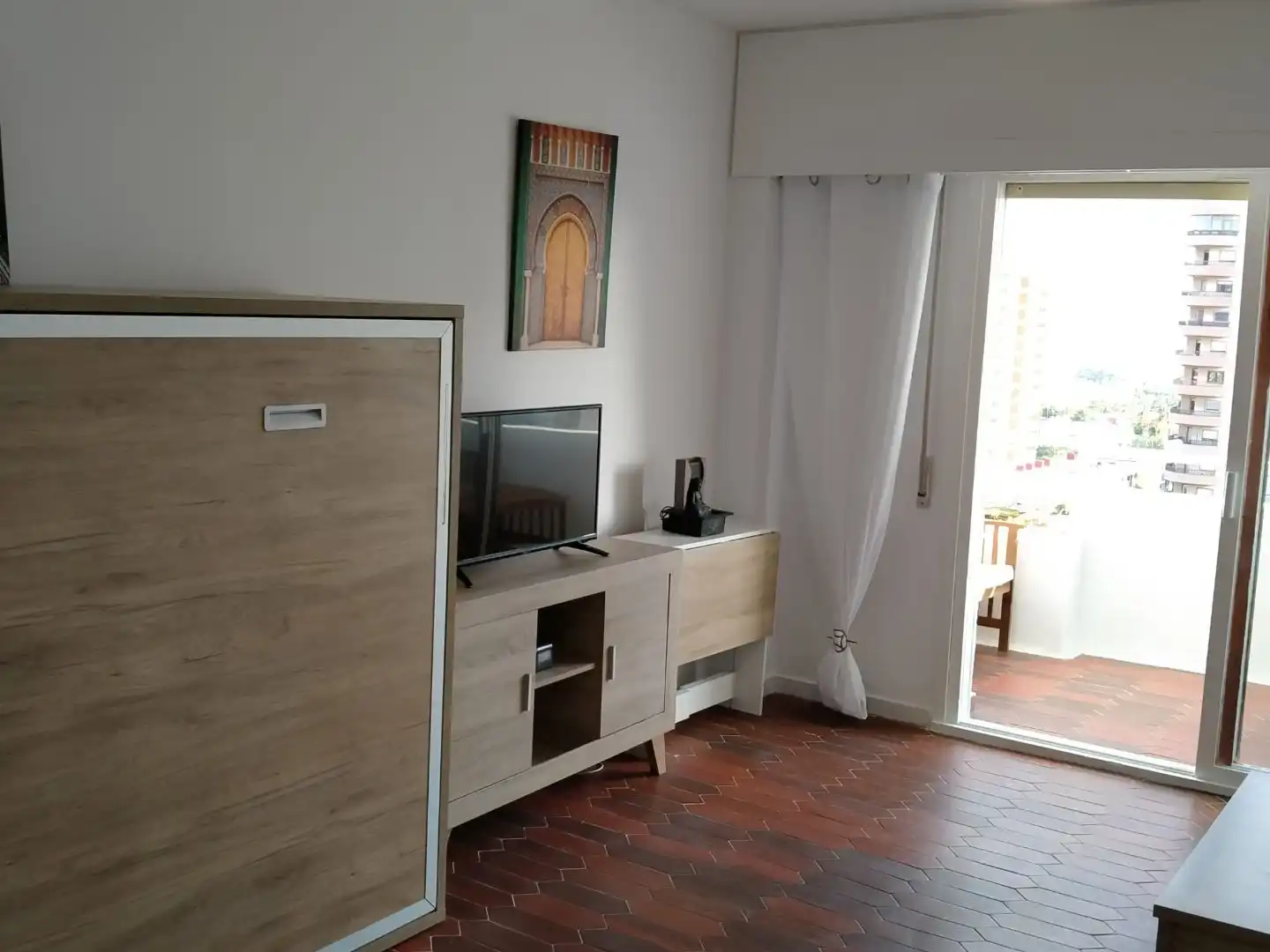 Estudio de alquiler en Plaza Playa Paraíso, 1, Aguadulce Sur Sala de estar de Estudio de alquiler en Roquetas de Mar con Aire acondicionado, Calefacción y Jardín privado