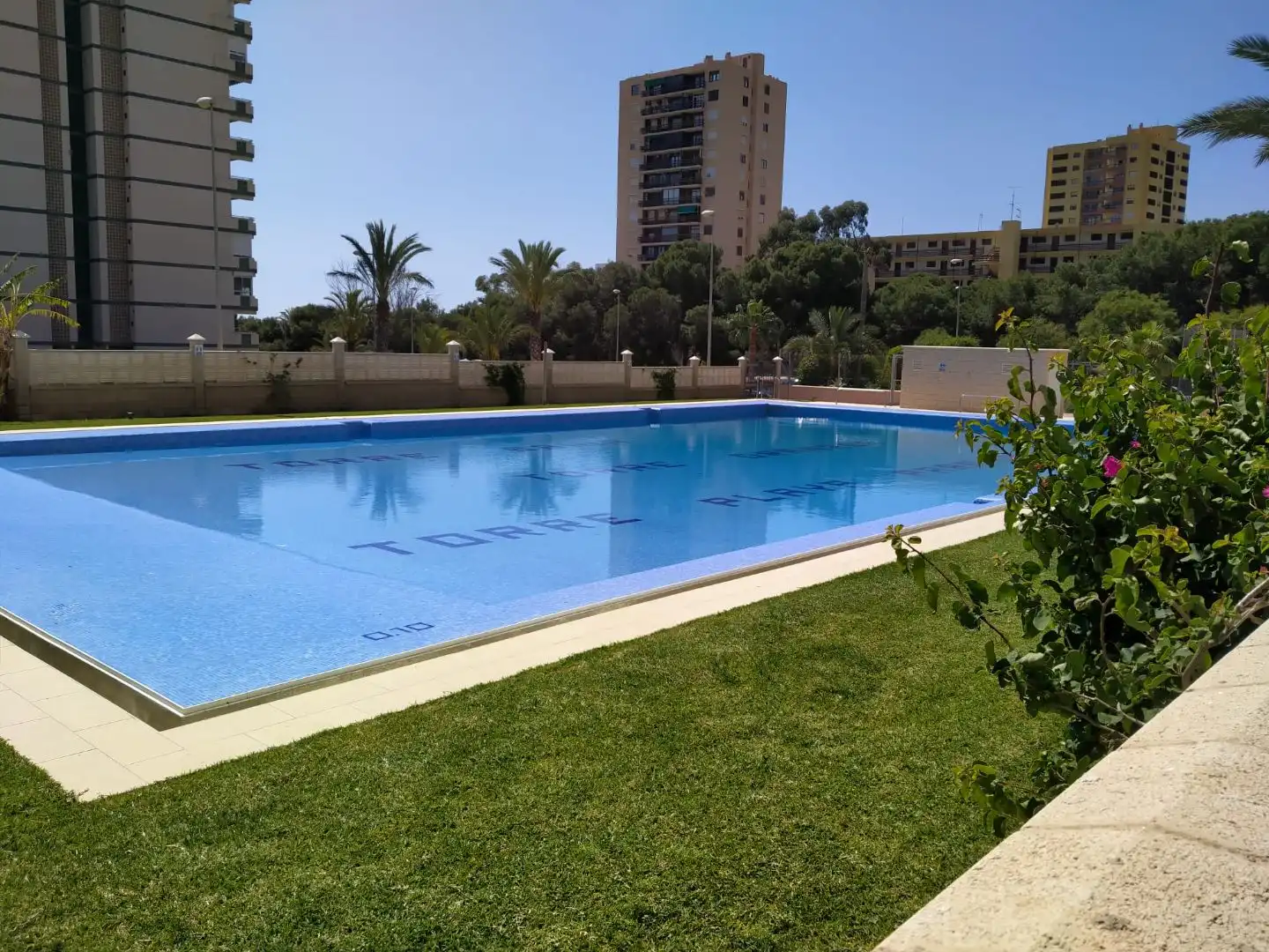 Estudio de alquiler en Plaza Playa Paraíso, 1, Aguadulce Sur Piscina de Estudio de alquiler en Roquetas de Mar con Aire acondicionado, Calefacción y Jardín privado