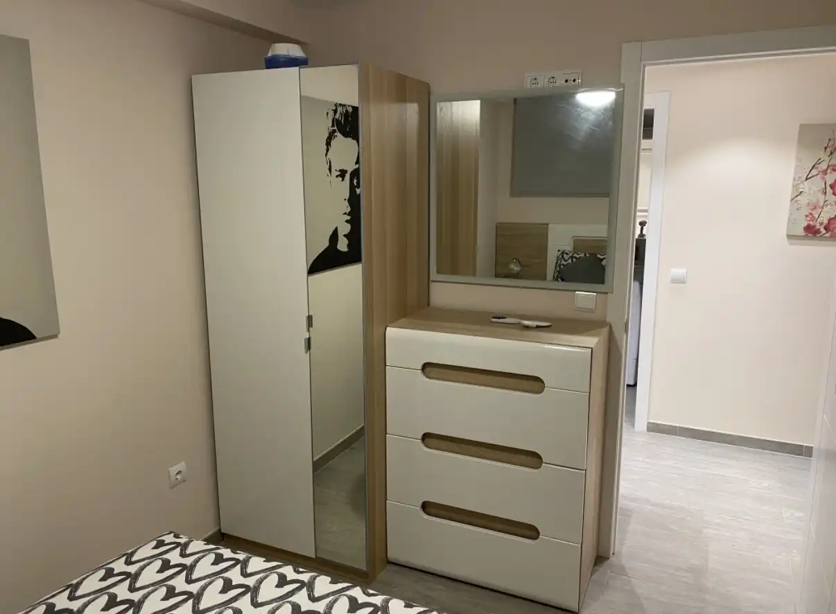 Piso de alquiler en Calle Seguidilla, 16, Sotoserena Habitación de Piso de alquiler en Estepona con Jardín privado y Piscina