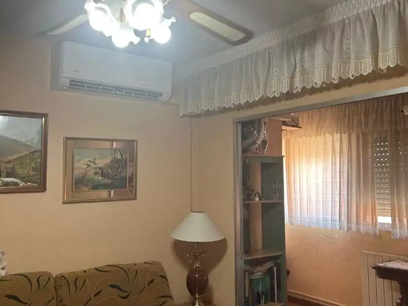 Piso en venta en Calle de Villalobos, 107, Palomeras Sureste Sala de estar de Piso en venta en Madrid con Aire acondicionado, Calefacción y Terraza