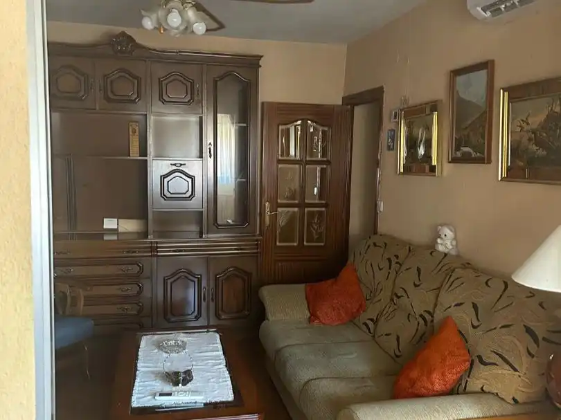 Piso en venta en Calle de Villalobos, 107, Palomeras Sureste Sala de estar de Piso en venta en Madrid con Aire acondicionado, Calefacción y Terraza