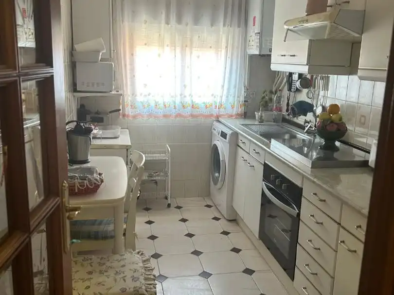 Piso en venta en Calle de Villalobos, 107, Palomeras Sureste Cocina de Piso en venta en Madrid con Aire acondicionado, Calefacción y Terraza