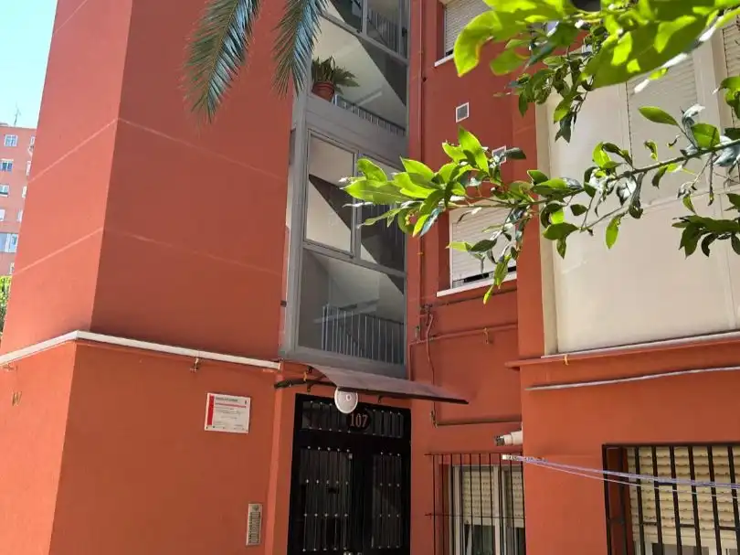 Piso en venta en Calle de Villalobos, 107, Palomeras Sureste Vista exterior de Piso en venta en Madrid con Aire acondicionado, Calefacción y Terraza