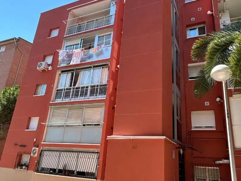 Piso en venta en Calle de Villalobos, 107, Palomeras Sureste Vista exterior de Piso en venta en Madrid con Aire acondicionado, Calefacción y Terraza