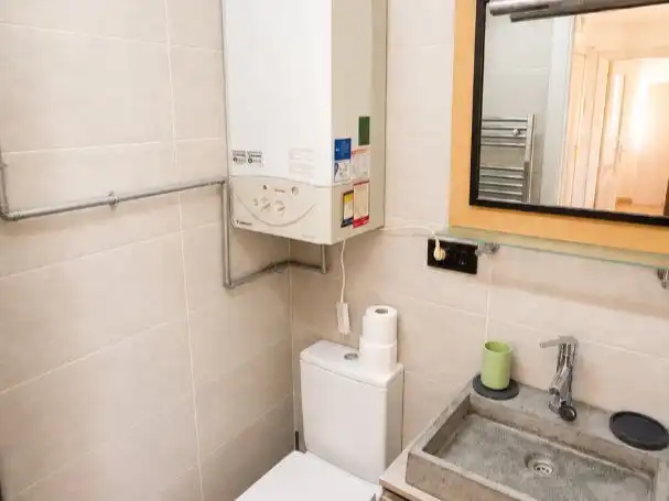 Apartamento en venta en Calle del Amparo, 25, Embajadores - Lavapiés Baño de Apartamento en venta en Madrid Capital con Aire acondicionado