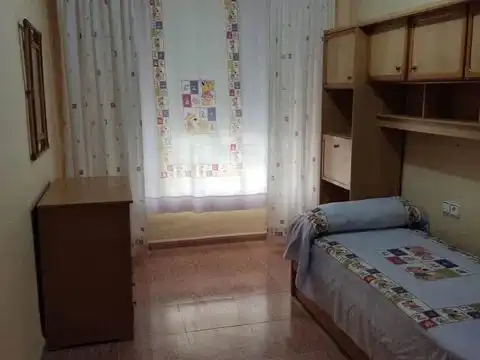 Habitación de Piso de alquiler en Onil con Aire acondicionado, Amueblado y Balcón