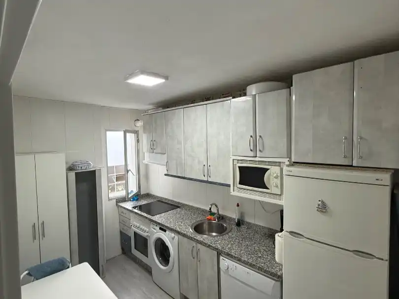 Attic for rent in Carretera de Ledesma, 54, Barrio Blanco Kitchen of Attic for rent in Salamanca with Heating, Parquet flooring and Terrace