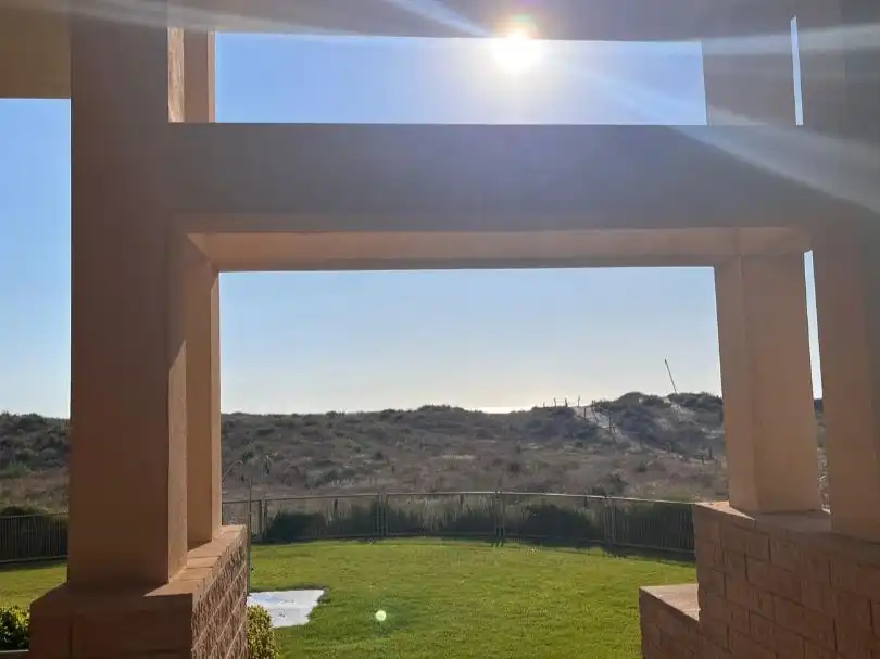 Apartament de lloguer a Avinguda las Gaviotas, 135, El Perellonet Terrassa de Apartament de lloguer en Valencia amb Aire condicionat, Calefacció i Jardí privat