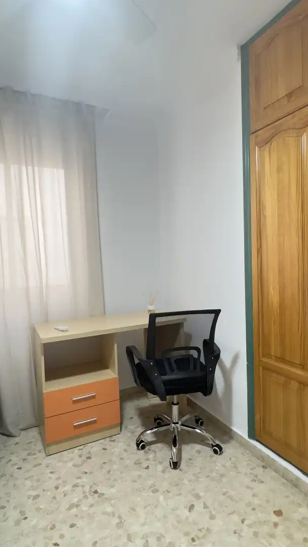 Zimmer in Calle Ruiz Zorrilla, Bajadilla - Fuente Nueva Wohnung zur untervermieten in Algeciras mit Möbliert
