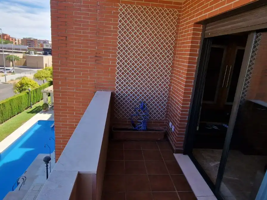Pis de lloguer a Calle Isla de Tabarca, 2, Córdoba Capital Terrassa de Pis de lloguer en Córdoba Capital amb Aire condicionat, Terrassa i Piscina