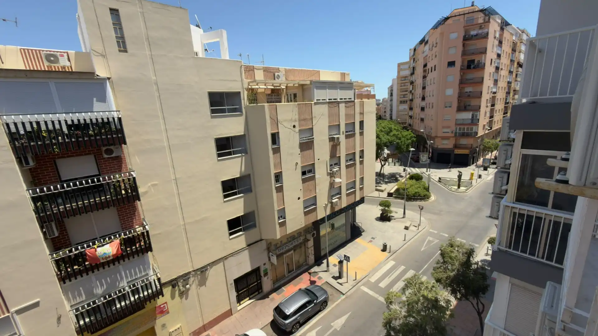 Vista exterior de Estudio en venta en Almería con Aire acondicionado, Lavadora y Balcón