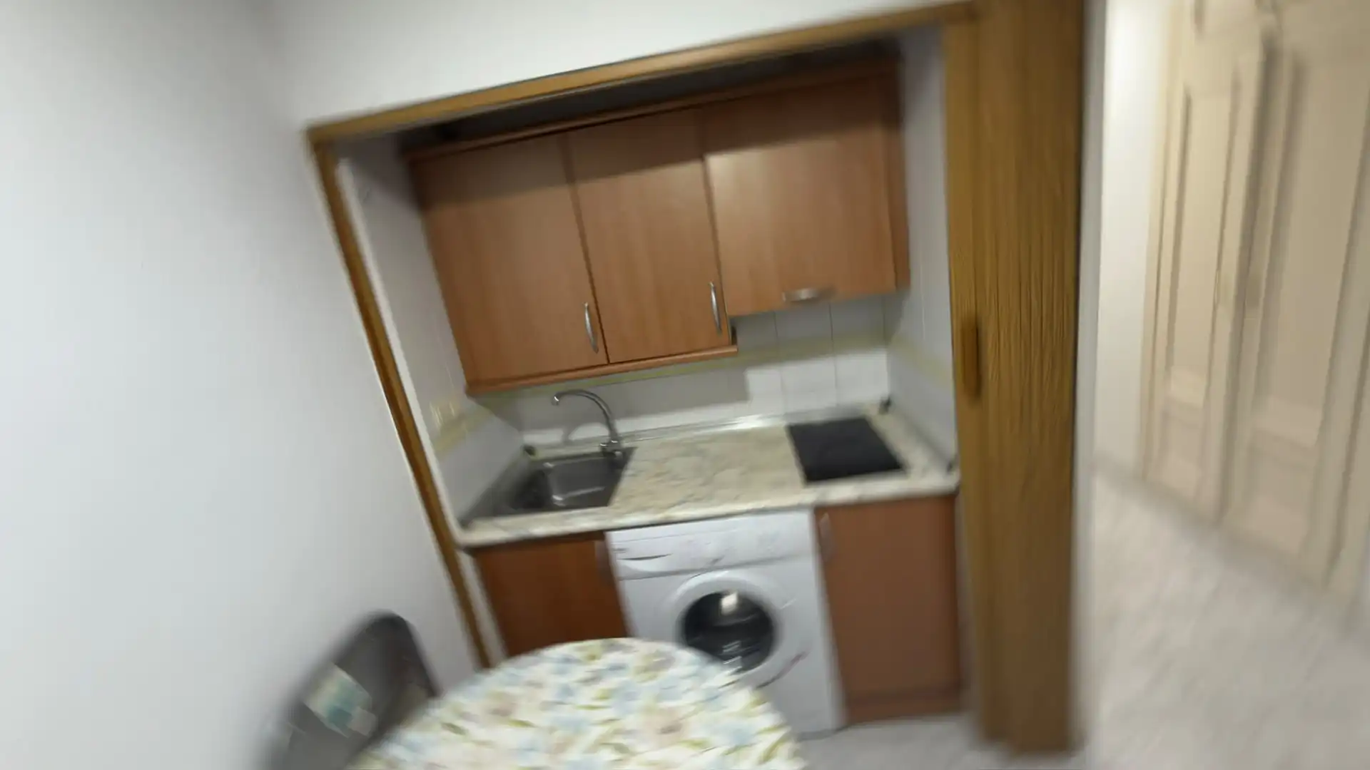 Cocina de Estudio en venta en Almería con Aire acondicionado, Lavadora y Balcón