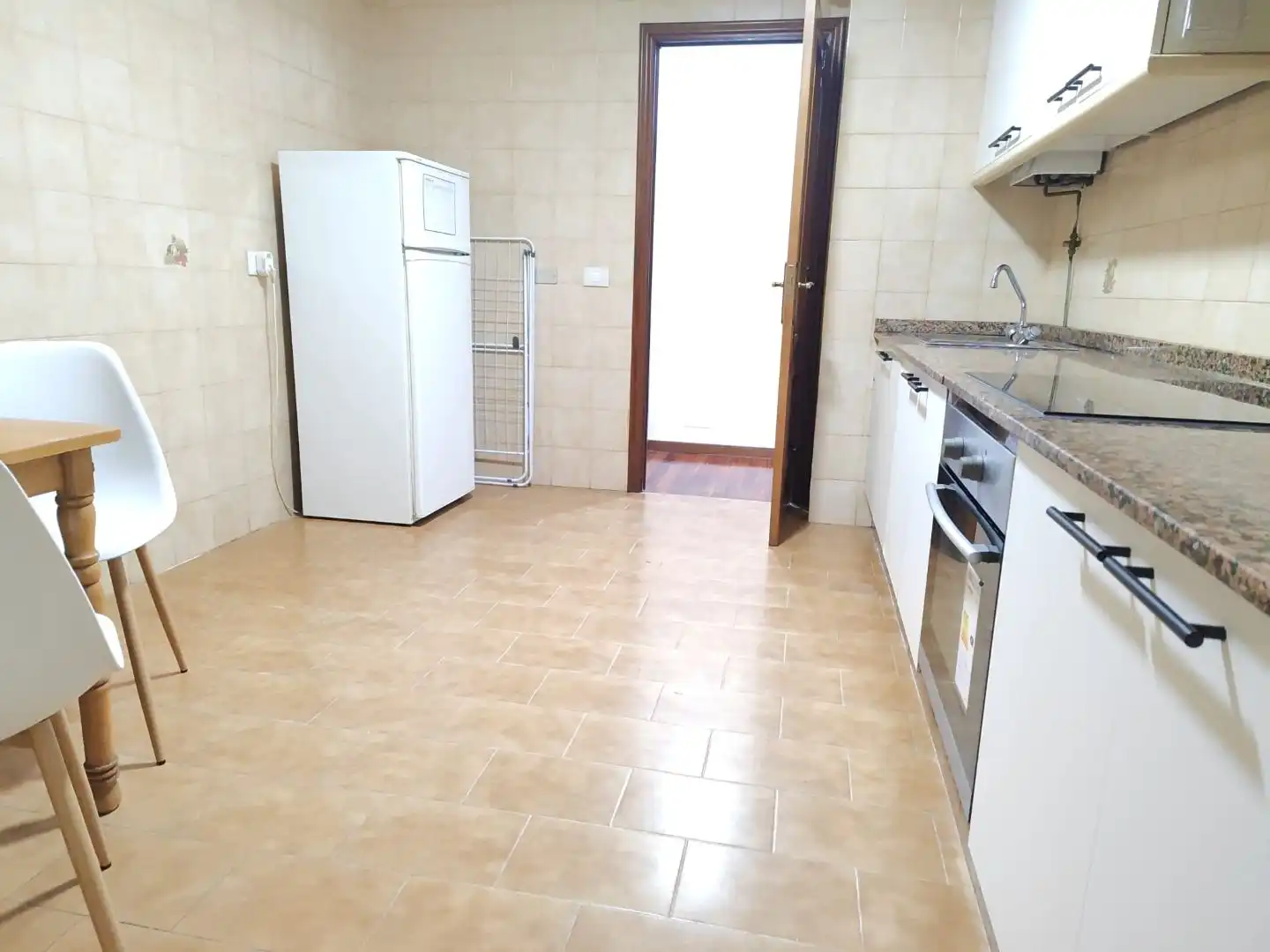 Habitación en Rúa Doutor Maceira, 17, Conxo Cocina de Piso para compartir en Santiago de Compostela con Calefacción, Parquet y Amueblado