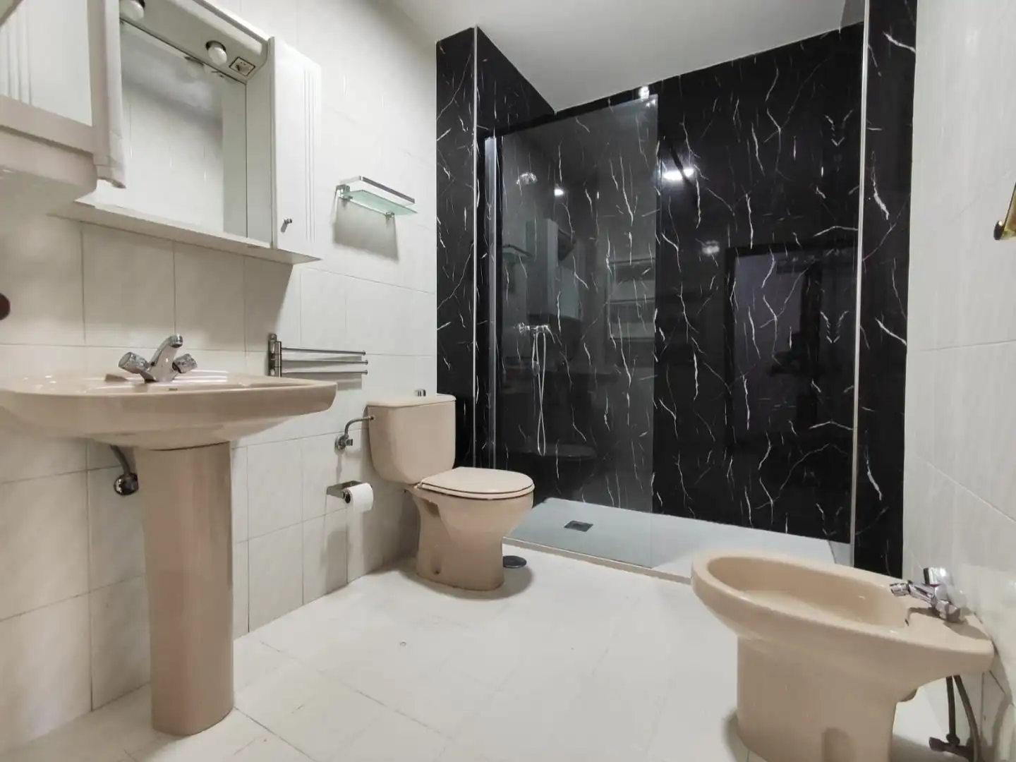 Habitación en Rúa Doutor Maceira, 17, Conxo Baño de Piso para compartir en Santiago de Compostela con Calefacción, Parquet y Amueblado